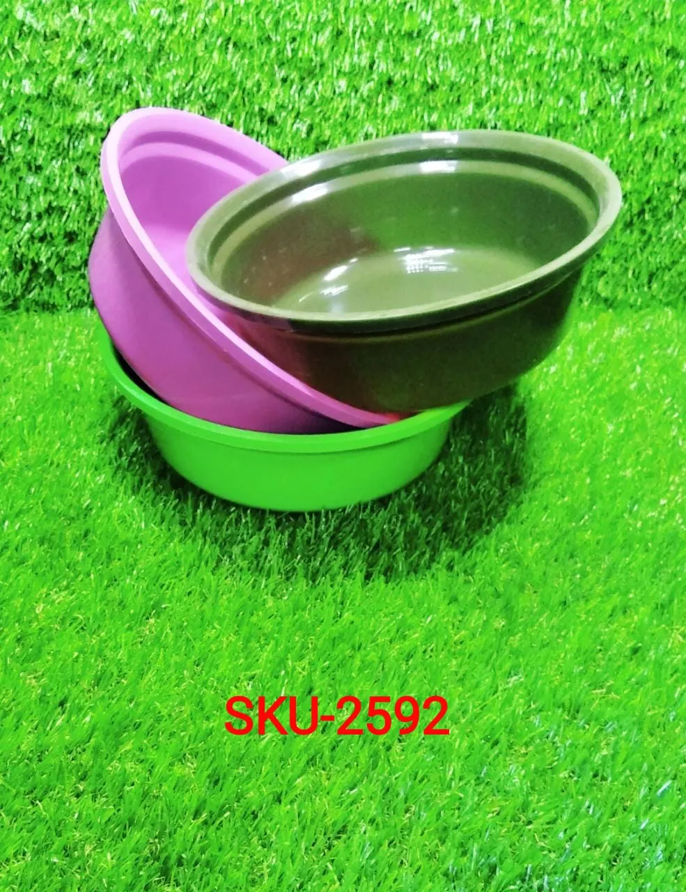 2592 Round Plastic Basin And Plastic Mixing Bowl Set.