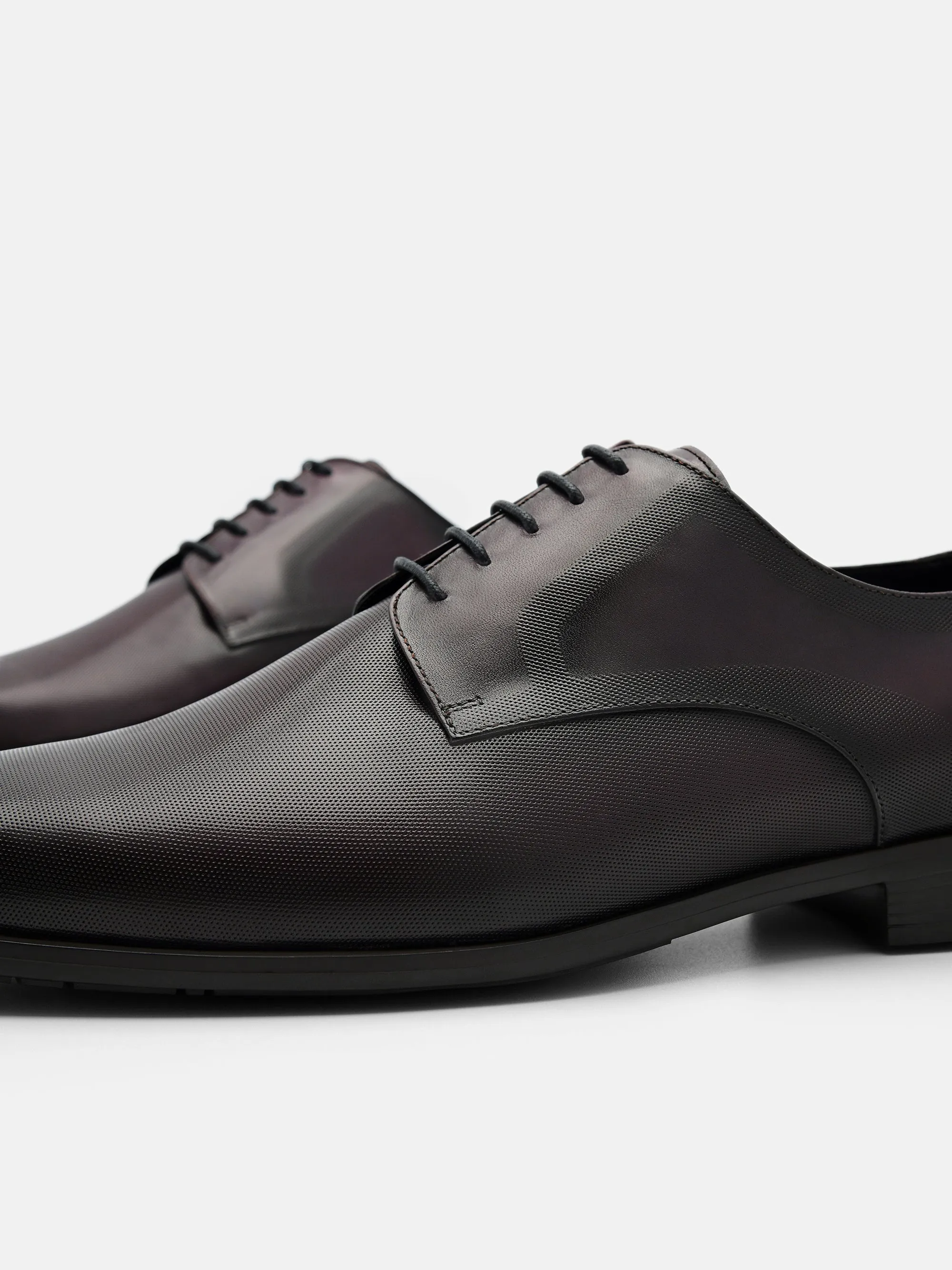 Altitude Lightweight Embossed Leather Derby Shoes