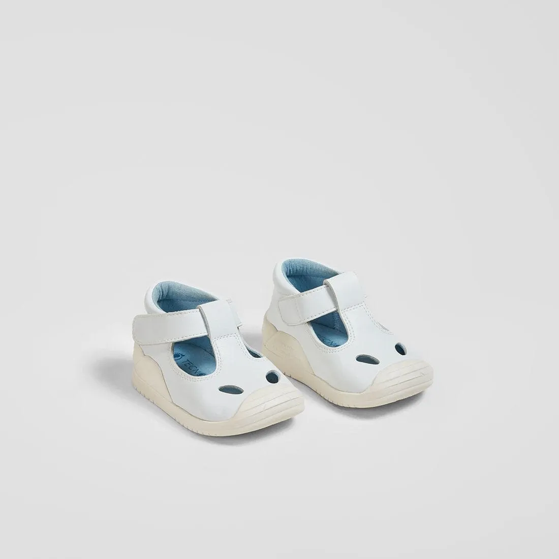 Baby's White onMicro® Shoe