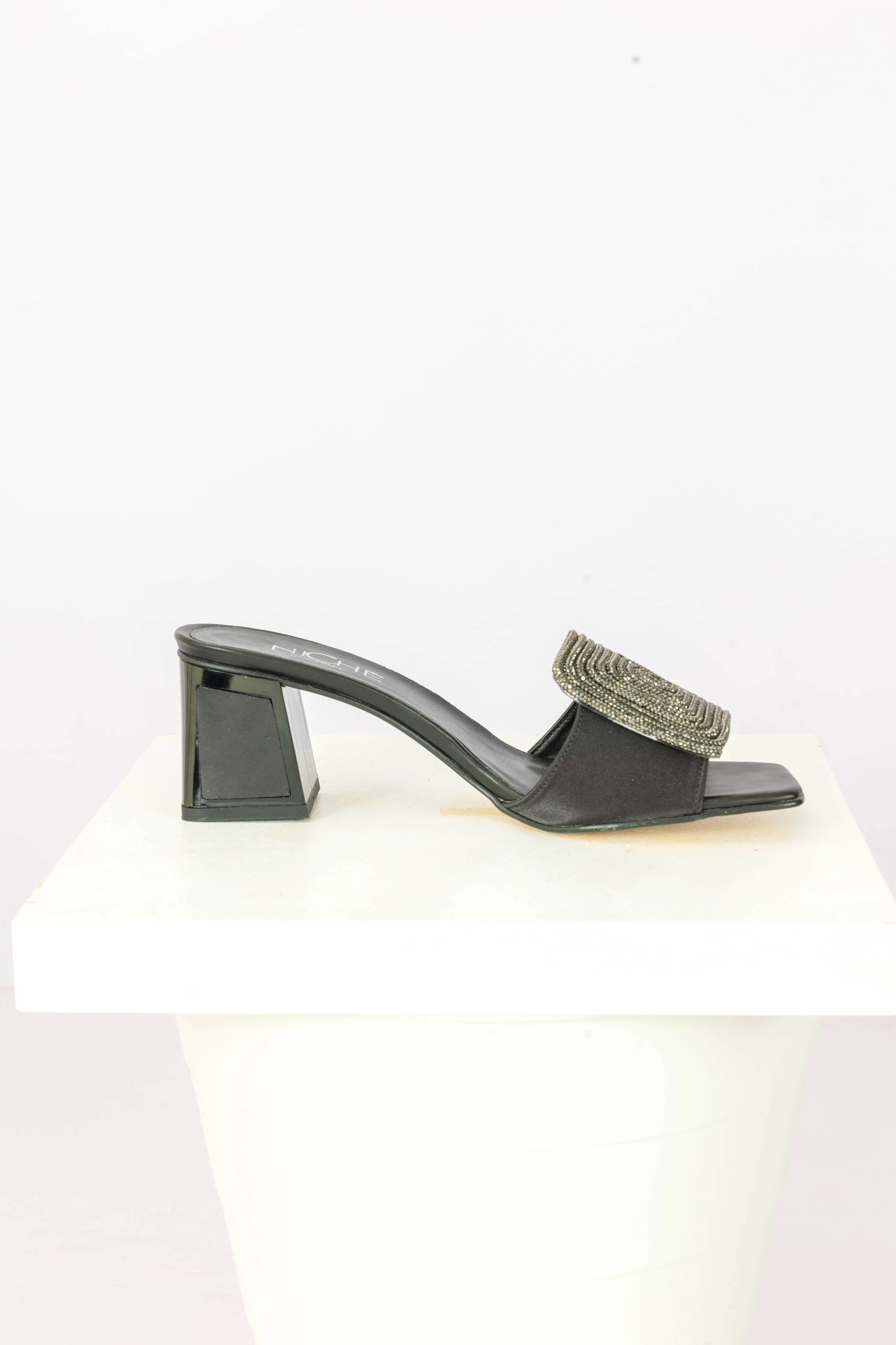Black Onyx: Stylish Footwear