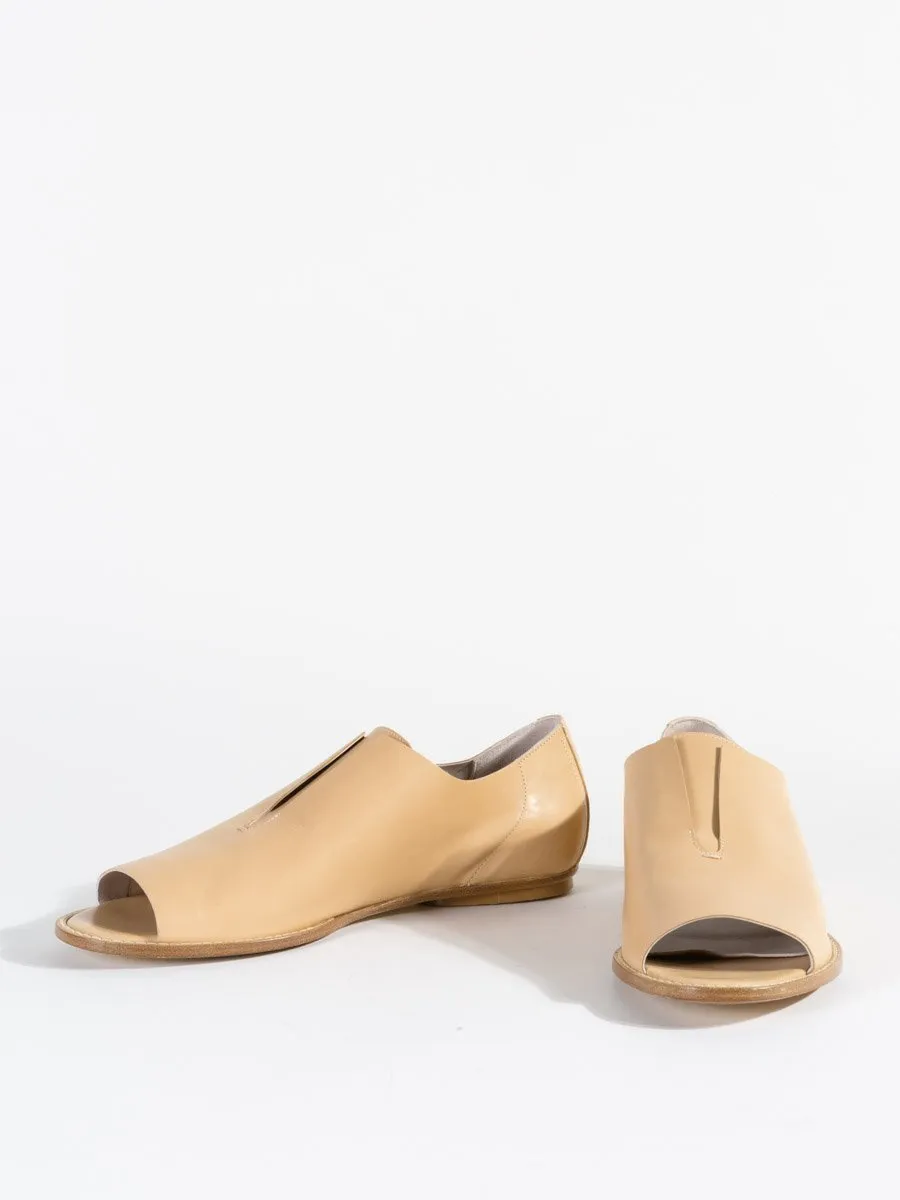 flo flat - tan