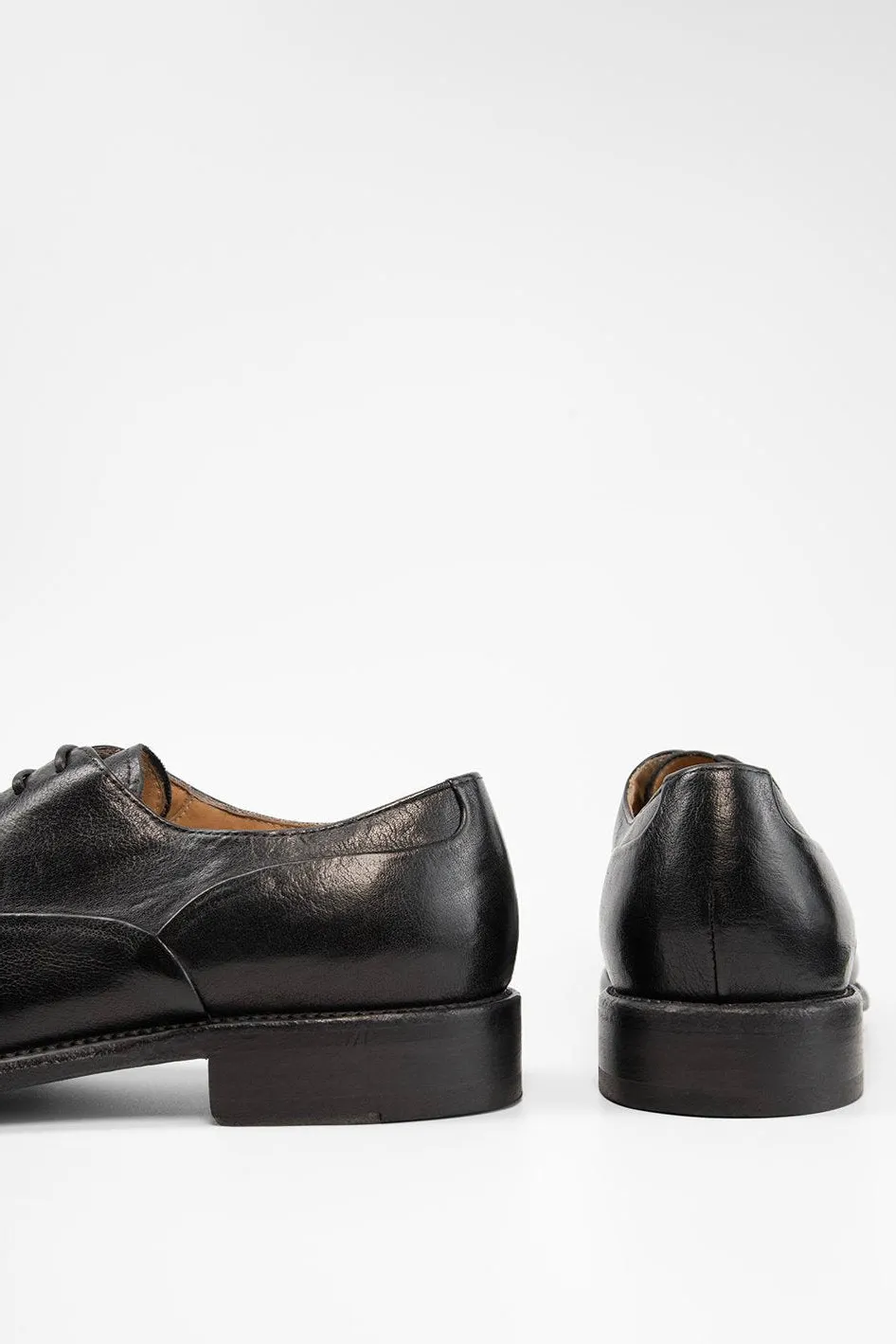 KNIGHTON iron-black oxford shoes.