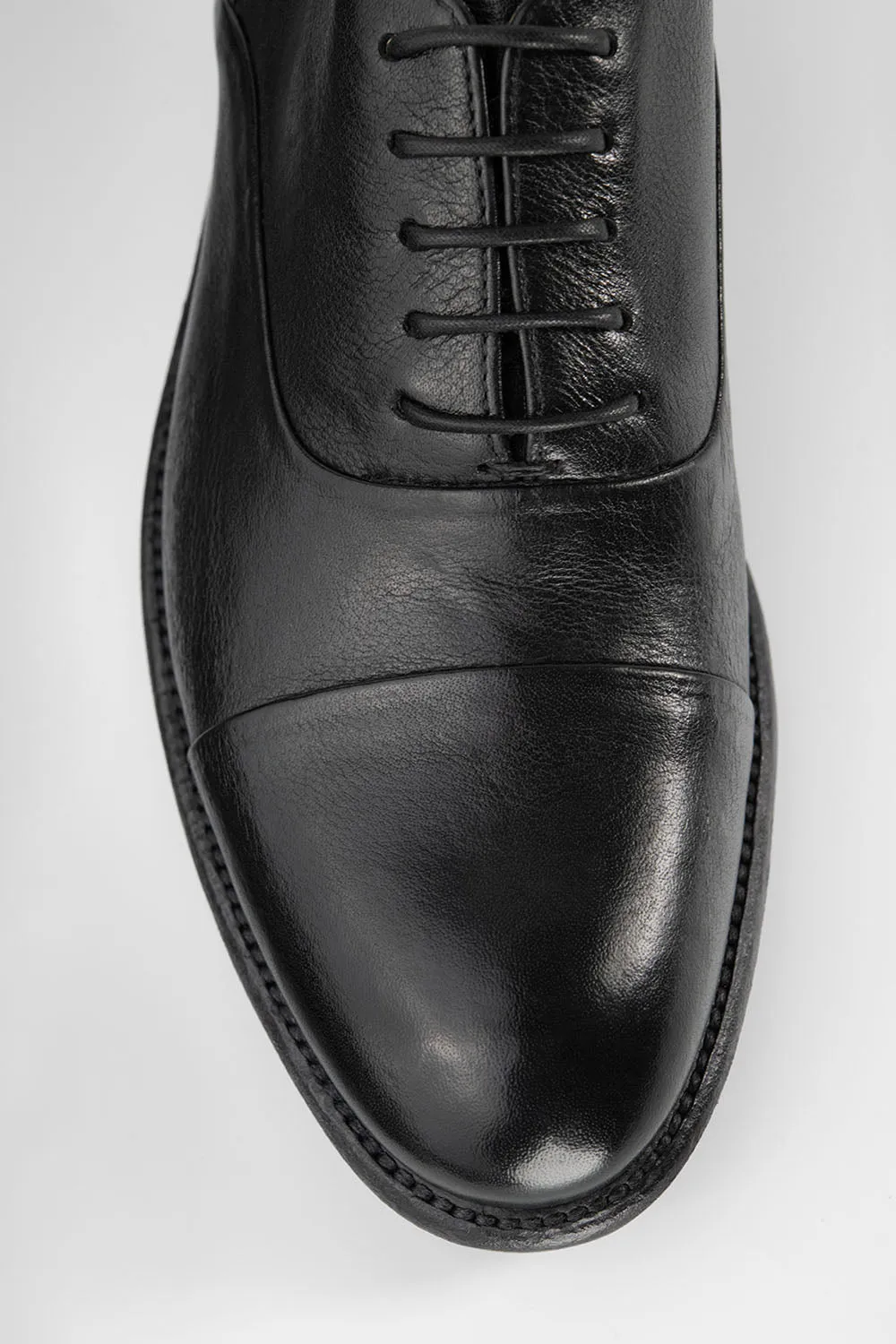 KNIGHTON iron-black oxford shoes.
