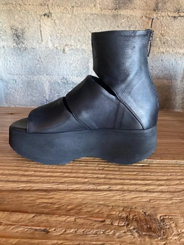 Lofina High Platform Sandals