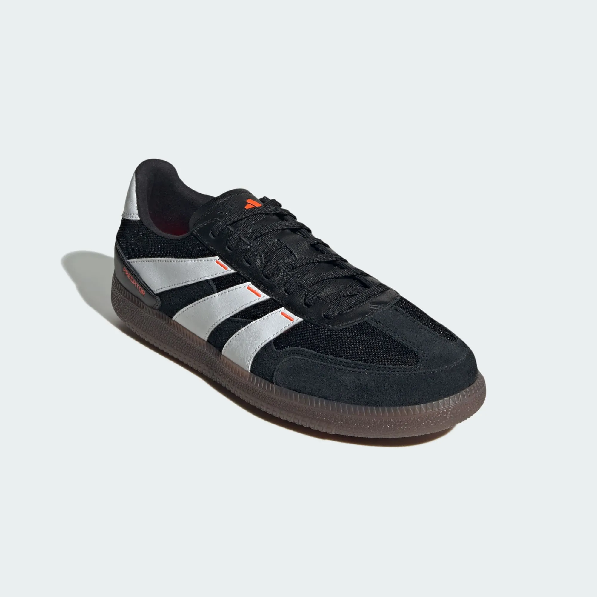 Predator 24 League Low Freestyle